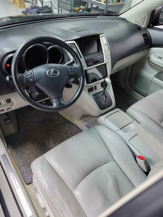 2006 Lexus RX 2nd Gen - Image 8 of 12