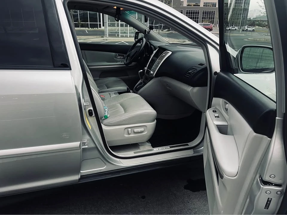 2006 Lexus RX 2nd Gen - Image 10 of 11