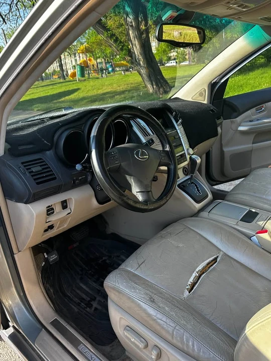 2006 Lexus RX 2nd Gen - Image 8 of 13