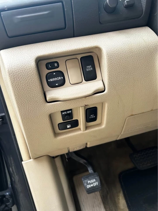 2006 Lexus RX 2nd Gen - Image 12 of 16