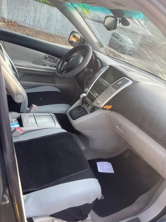 2006 Lexus RX 2nd Gen - Image 7 of 8