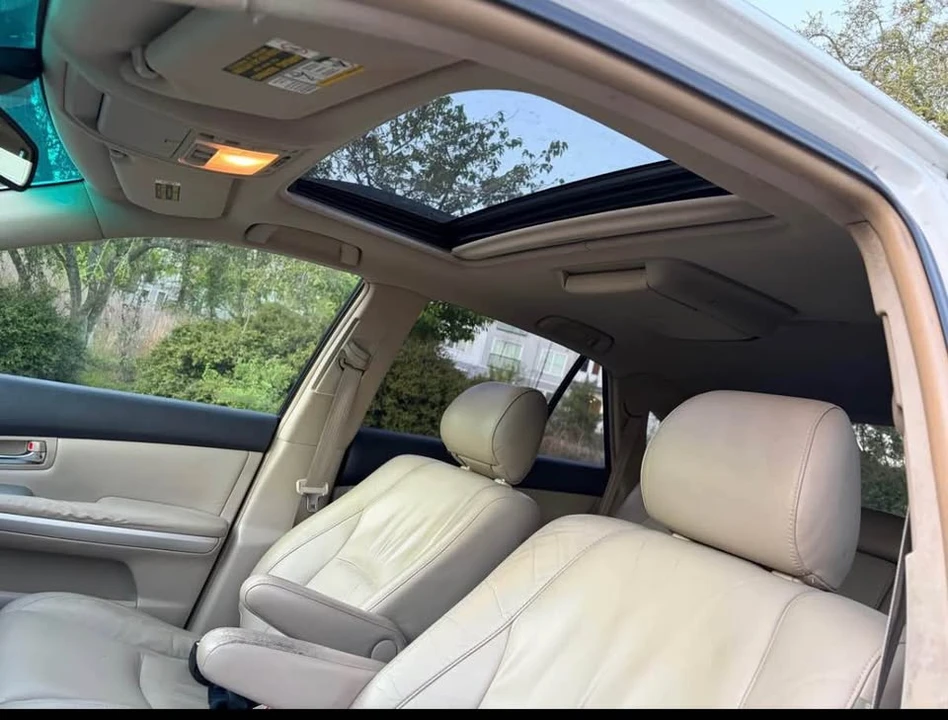 2006 Lexus RX 2nd Gen - Image 5 of 9
