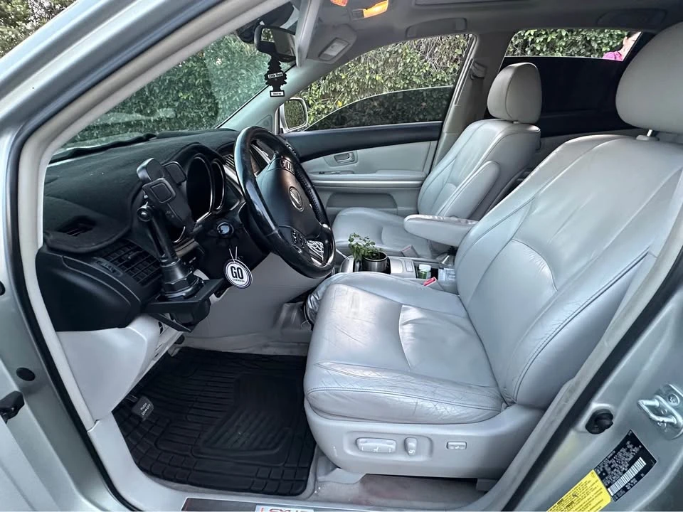 2006 Lexus RX 2nd Gen - Image 11 of 14