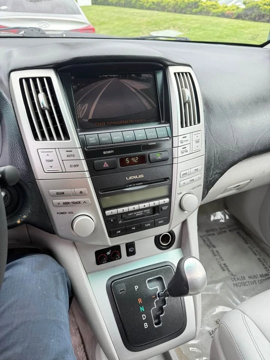 2006 Lexus RX 2nd Gen - Image 15 of 20