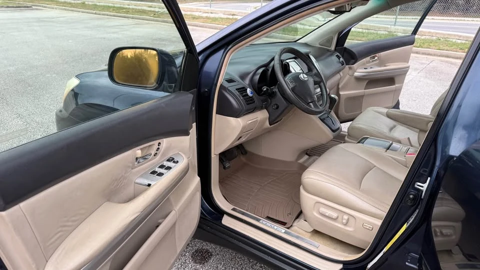 2006 Lexus RX 2nd Gen - Image 11 of 17