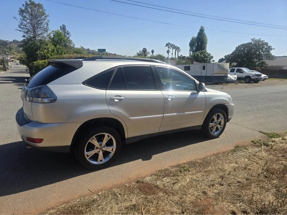 2006 Lexus RX 2nd Gen - Image 2 of 9