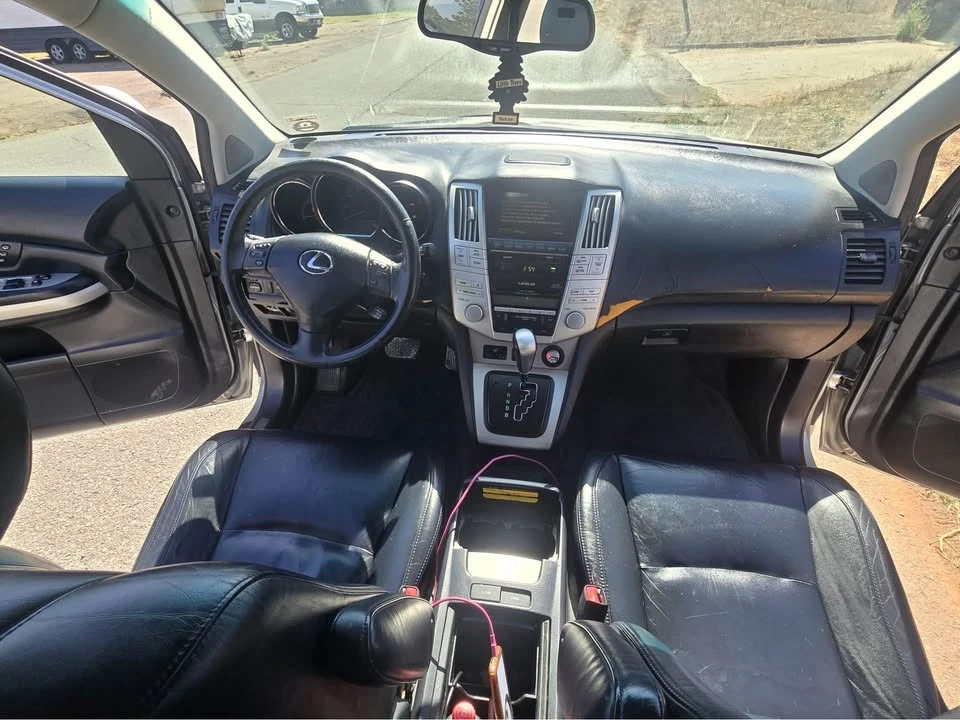 2006 Lexus RX 2nd Gen - Image 5 of 9
