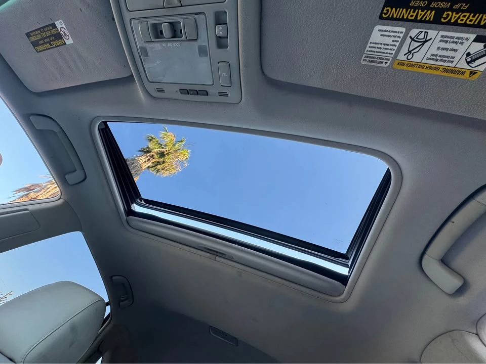 2006 Lexus RX 2nd Gen - Image 7 of 9