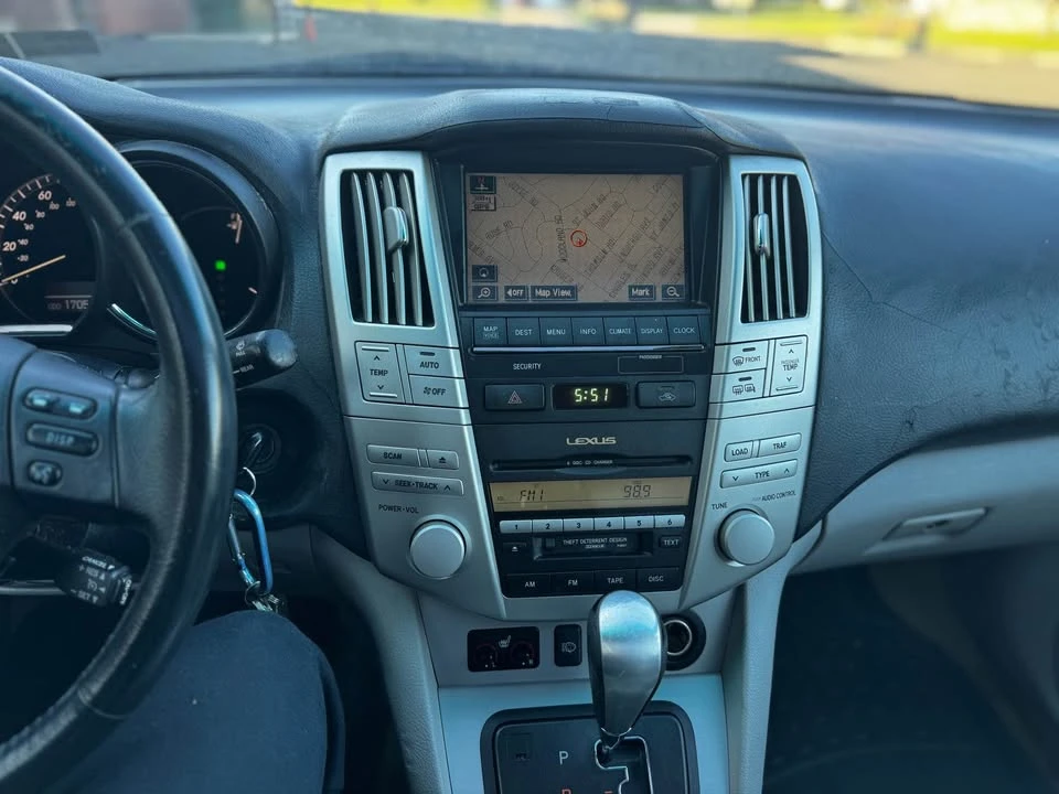 2006 Lexus RX 2nd Gen - Image 9 of 10