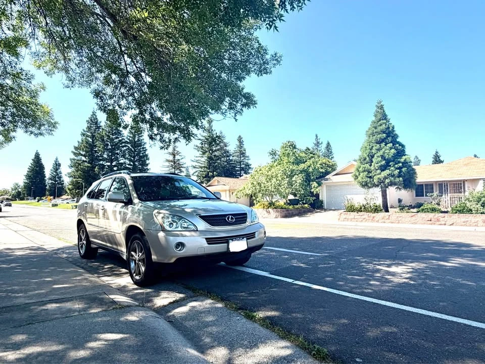 2006 Lexus RX 2nd Gen - Image 2 of 10