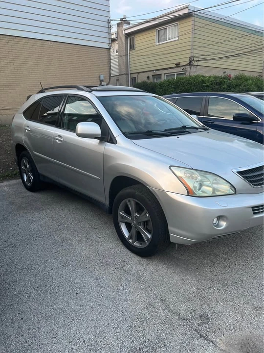 2006 Lexus RX 2nd Gen - Image 2 of 10