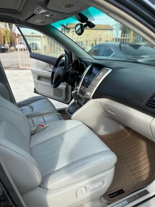 2006 Lexus RX 2nd Gen - Image 11 of 14