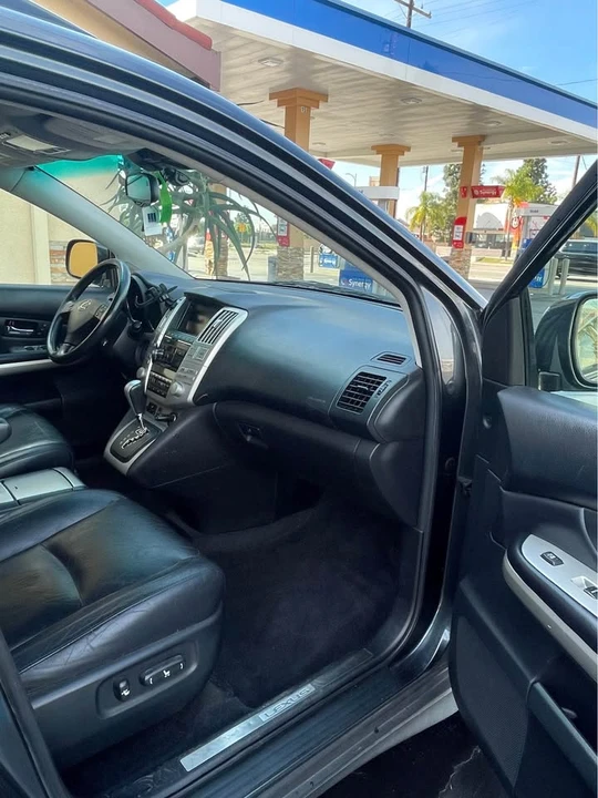 2006 Lexus RX 2nd Gen - Image 6 of 10
