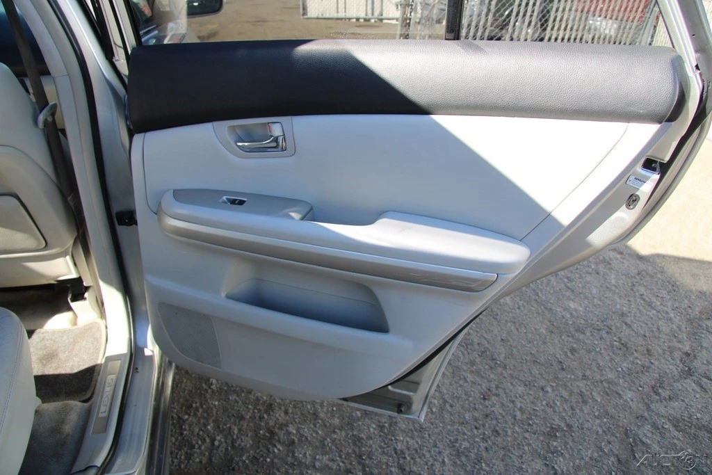 2006 Lexus RX 2nd Gen - Image 21 of 21