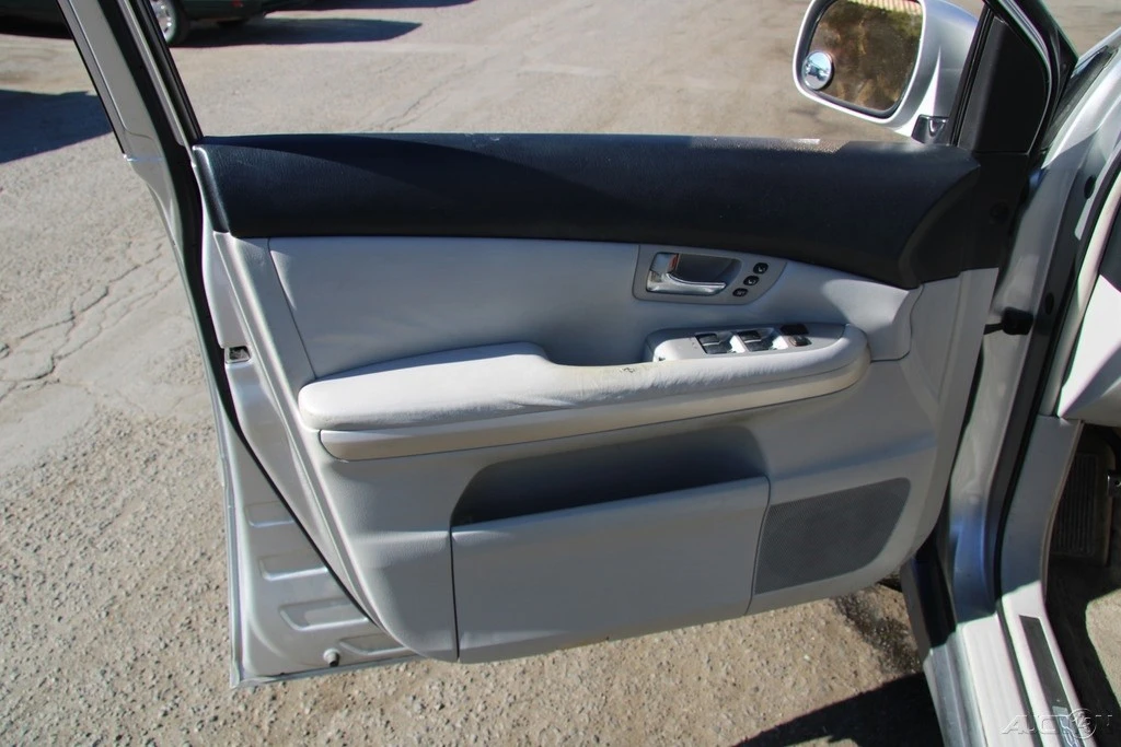 2006 Lexus RX 2nd Gen - Image 11 of 21
