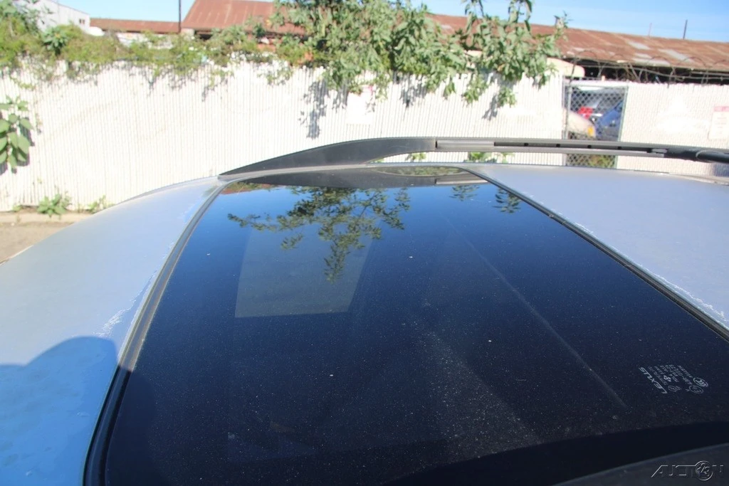 2006 Lexus RX 2nd Gen - Image 9 of 21
