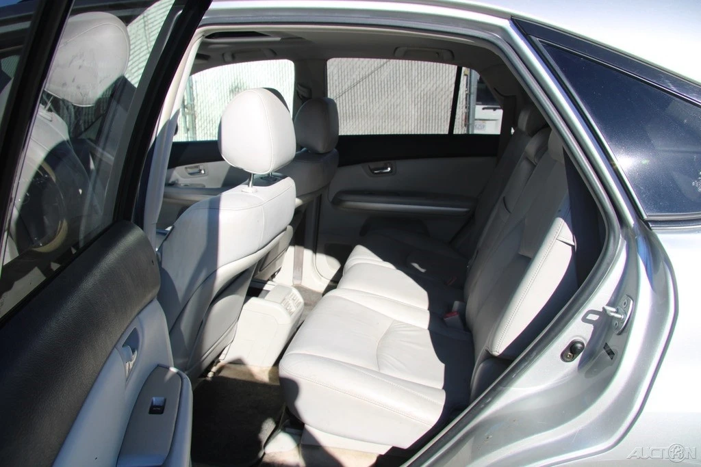 2006 Lexus RX 2nd Gen - Image 19 of 21