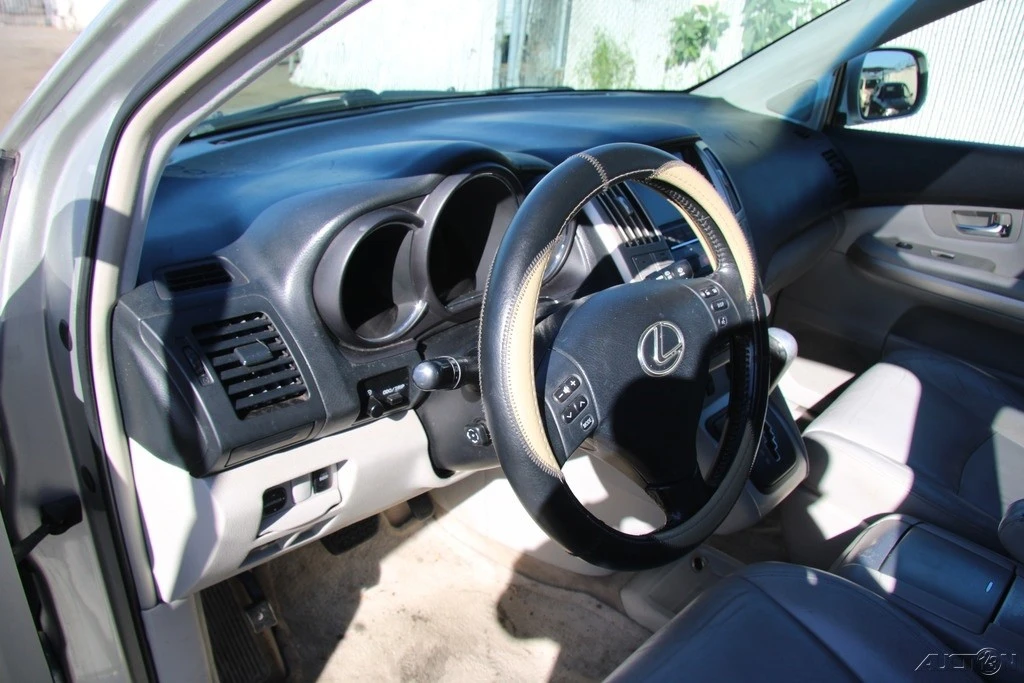 2006 Lexus RX 2nd Gen - Image 13 of 21