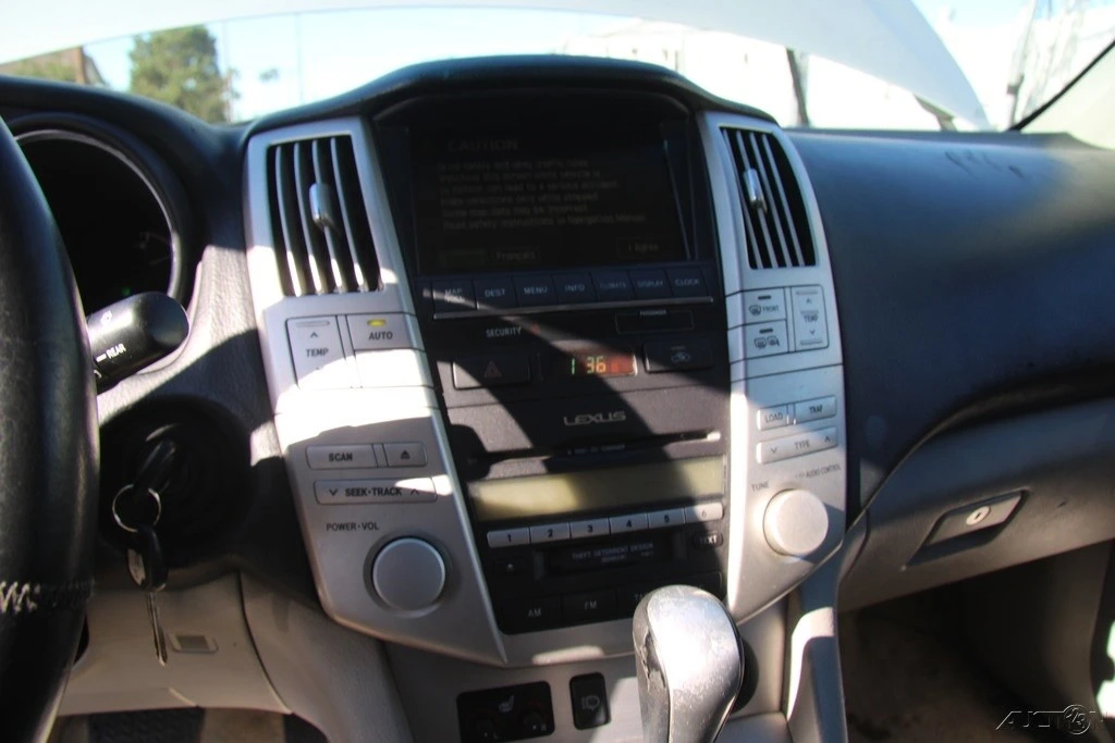 2006 Lexus RX 2nd Gen - Image 16 of 21
