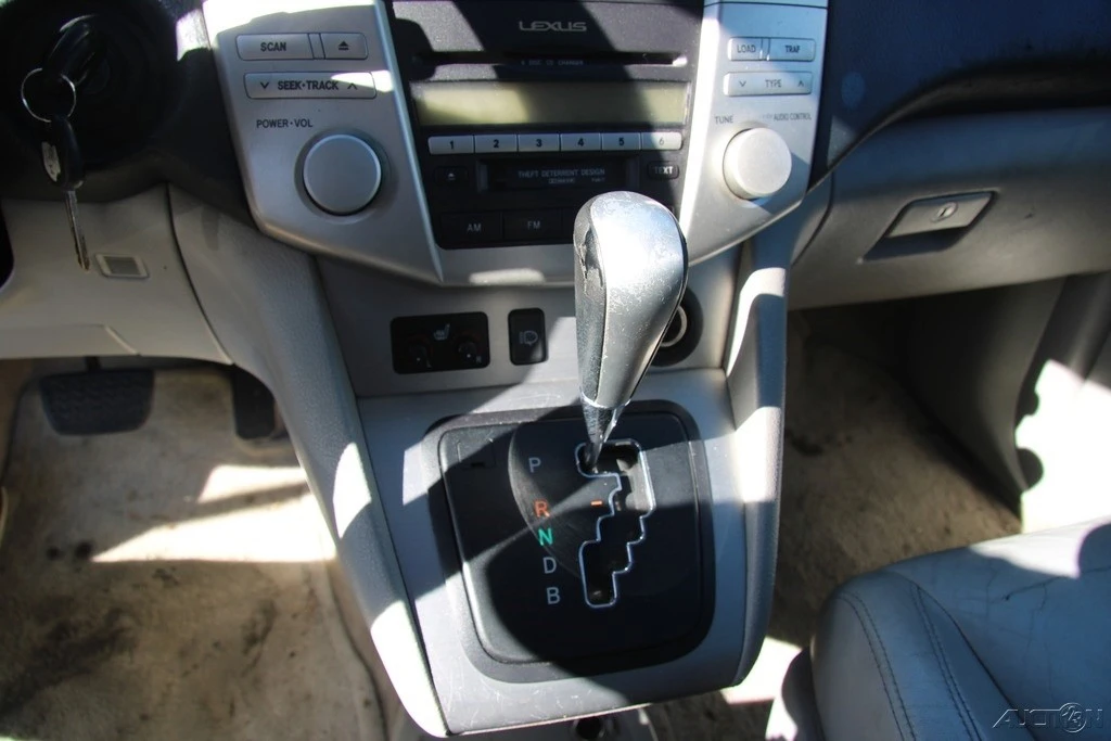 2006 Lexus RX 2nd Gen - Image 17 of 21