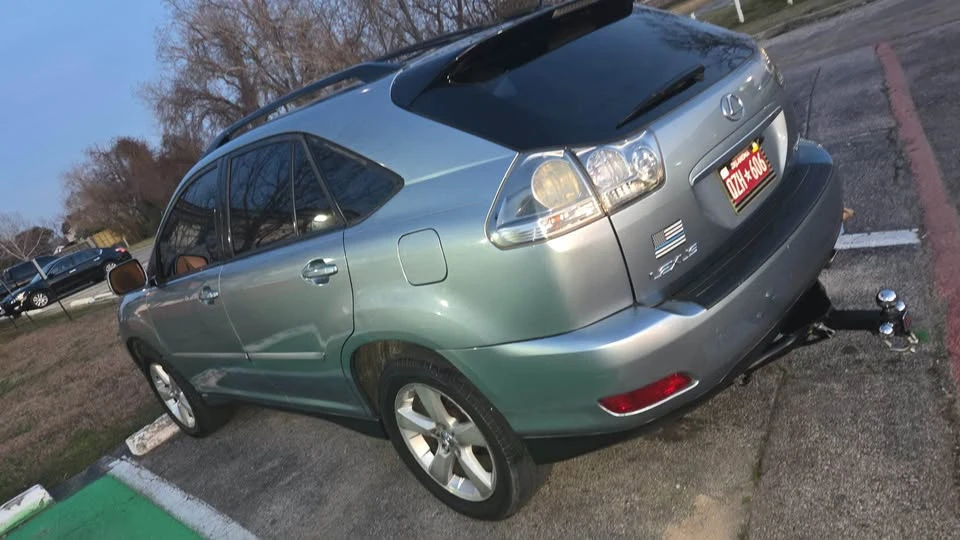 2006 Lexus RX 2nd Gen - Image 2 of 2