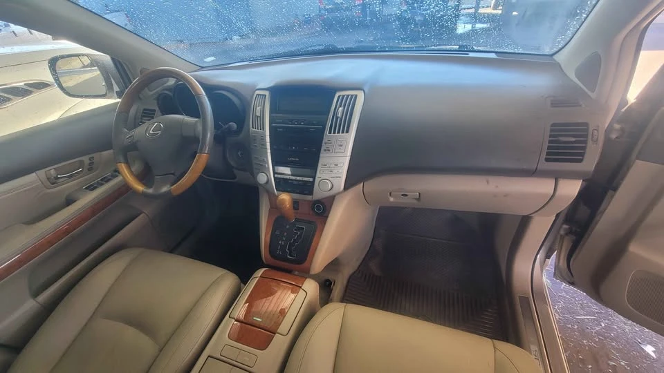2006 Lexus RX 2nd Gen - Image 9 of 11