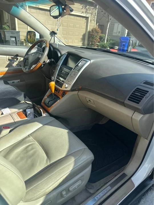 2006 Lexus RX 2nd Gen - Image 3 of 15