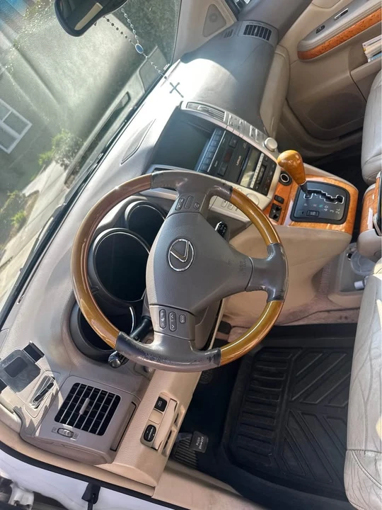 2006 Lexus RX 2nd Gen - Image 8 of 15