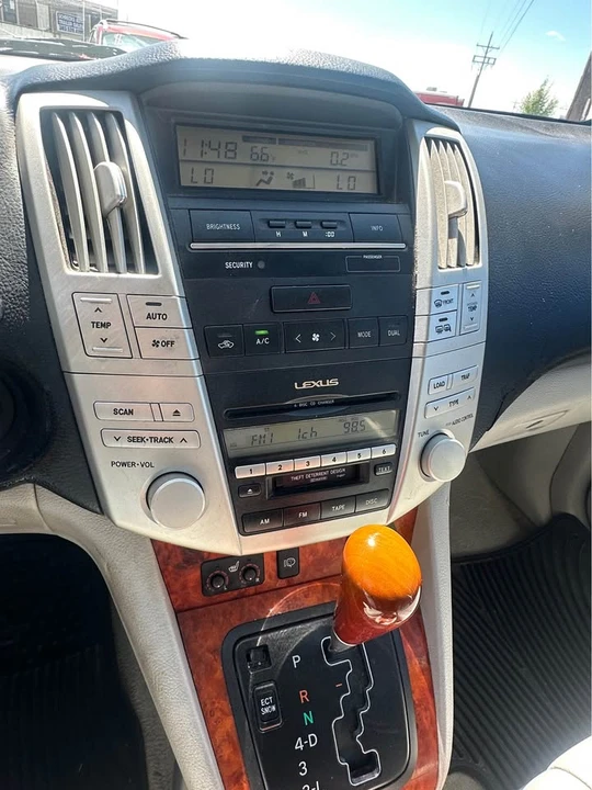 2006 Lexus RX 2nd Gen - Image 10 of 11