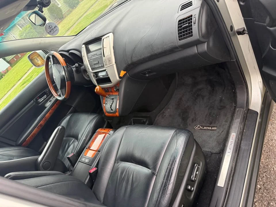 2006 Lexus RX 2nd Gen - Image 3 of 12