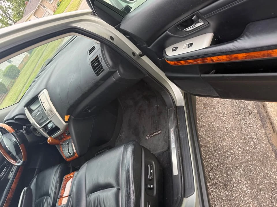 2006 Lexus RX 2nd Gen - Image 4 of 12