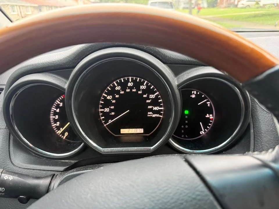 2006 Lexus RX 2nd Gen - Image 10 of 12