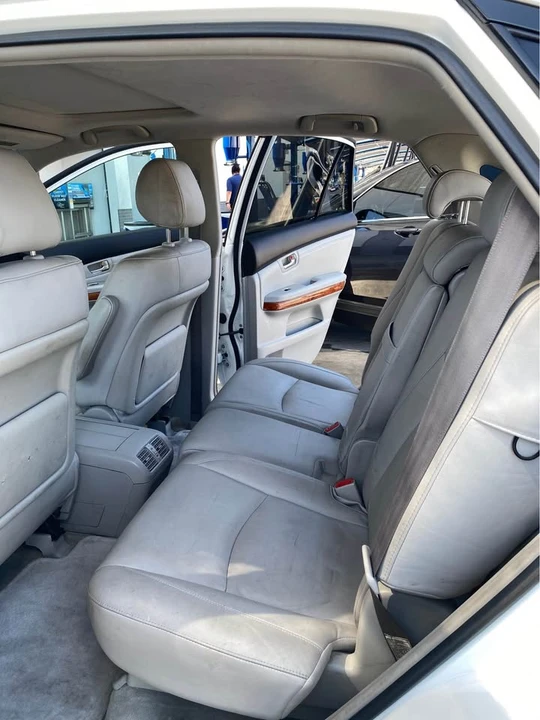 2006 Lexus RX 2nd Gen - Image 6 of 12