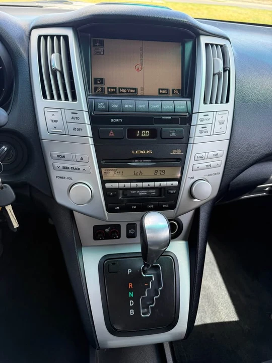 2006 Lexus RX 2nd Gen - Image 16 of 20