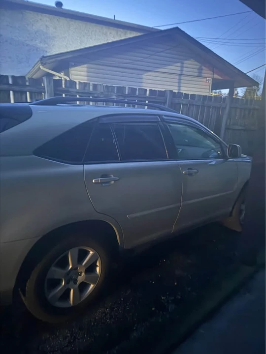2006 Lexus RX 2nd Gen - Image 2 of 3