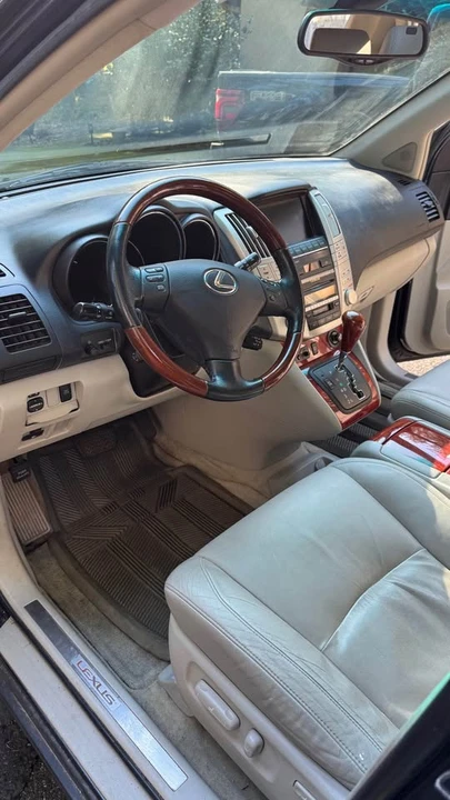 2006 Lexus RX 2nd Gen - Image 2 of 5