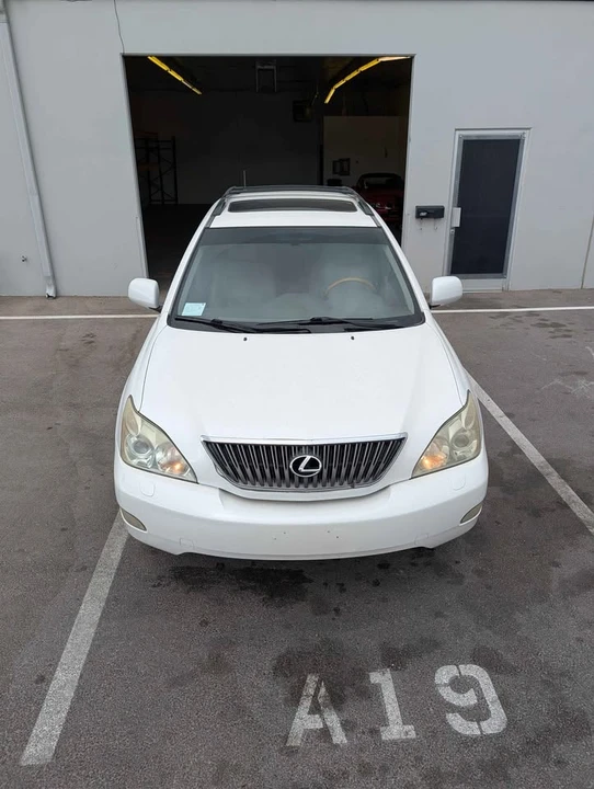 2006 Lexus RX 2nd Gen - Image 2 of 10