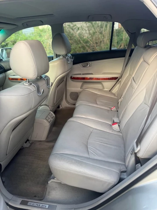 2006 Lexus RX 2nd Gen - Image 2 of 5