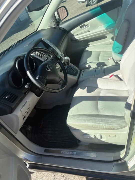 2006 Lexus RX 2nd Gen - Image 6 of 10