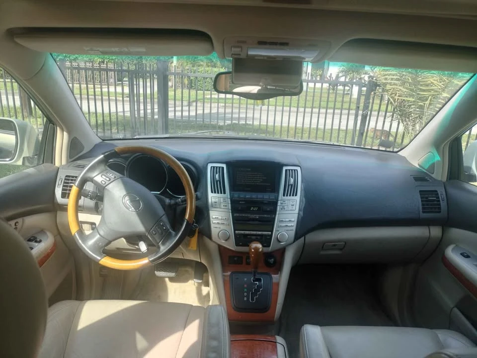 2006 Lexus RX 2nd Gen - Image 7 of 8