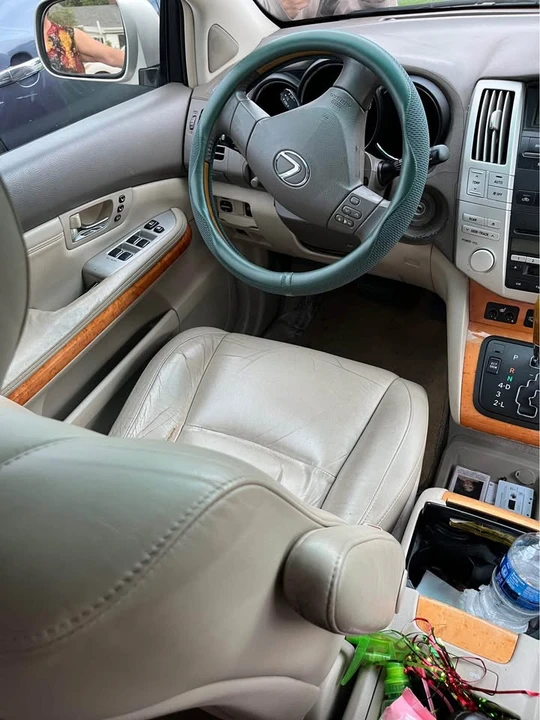 2006 Lexus RX 2nd Gen - Image 4 of 6