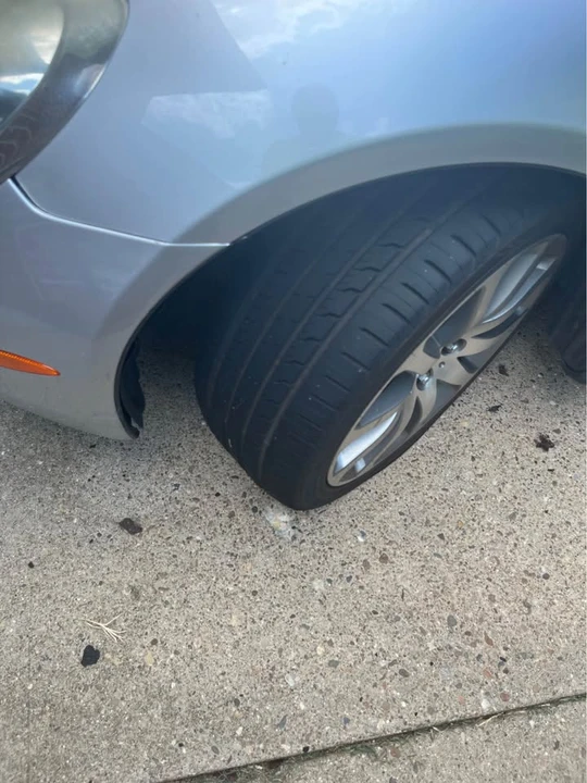 2006 Lexus SC430 - Image 2 of 10