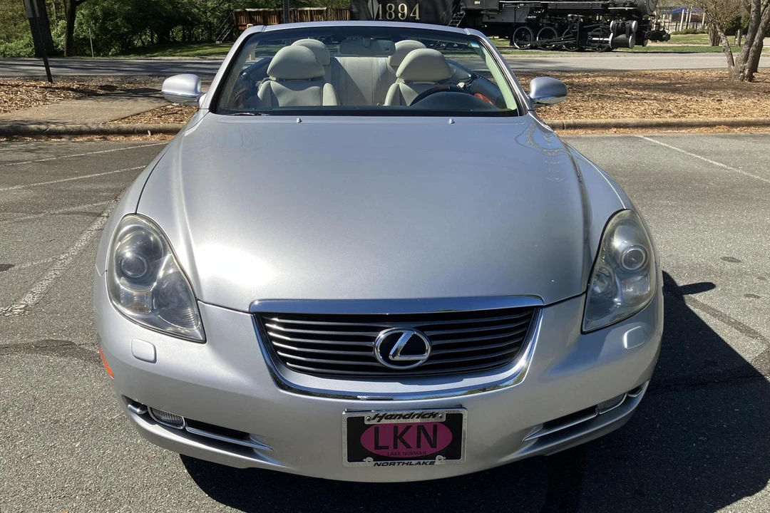2006 Lexus SC430 - Image 2 of 5