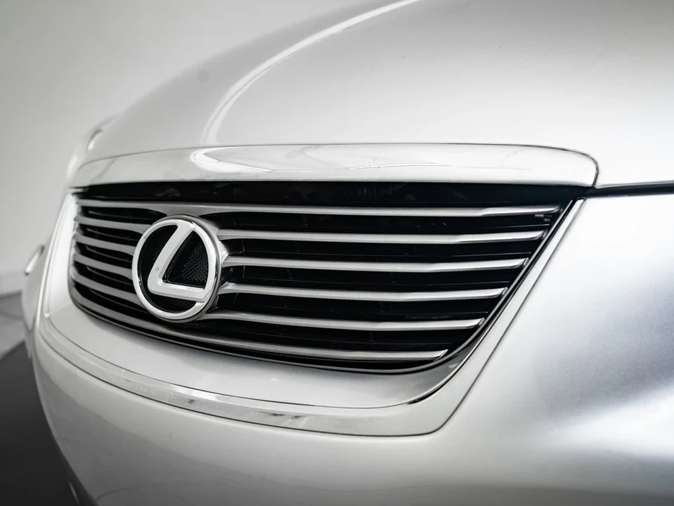 2006 Lexus SC430 - Image 3 of 21