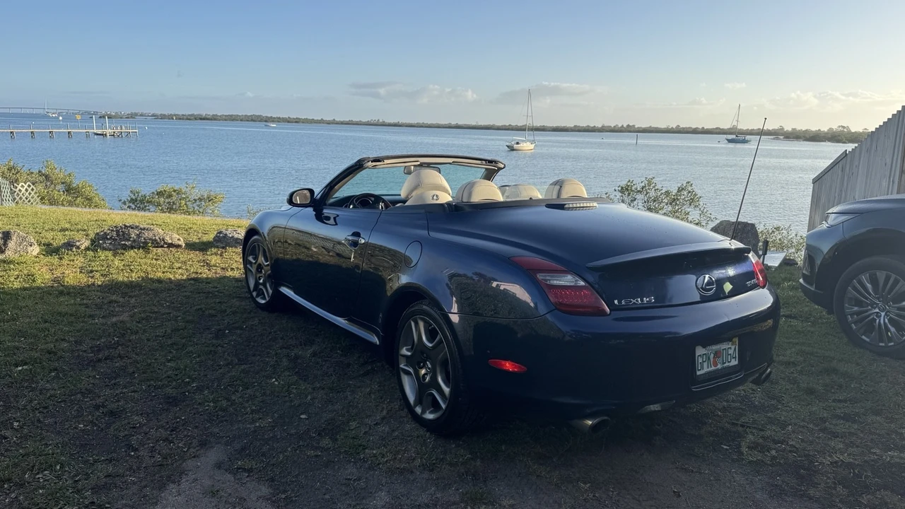 2006 Lexus SC430 - Image 3 of 21