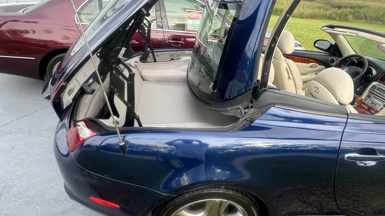 2006 Lexus SC430 - Image 6 of 21