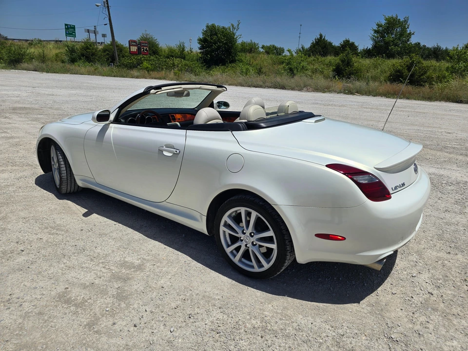 2006 Lexus SC430 - Image 10 of 31