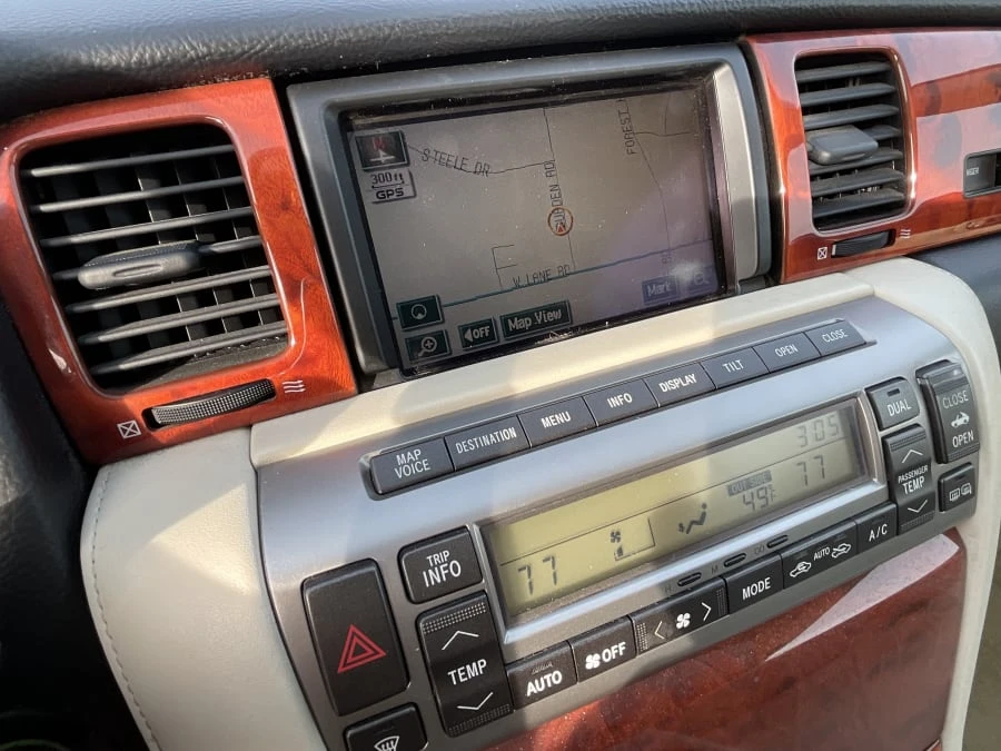 2006 Lexus SC430 - Image 9 of 16