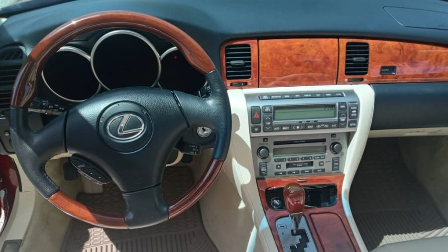 2006 Lexus SC430 - Image 4 of 15