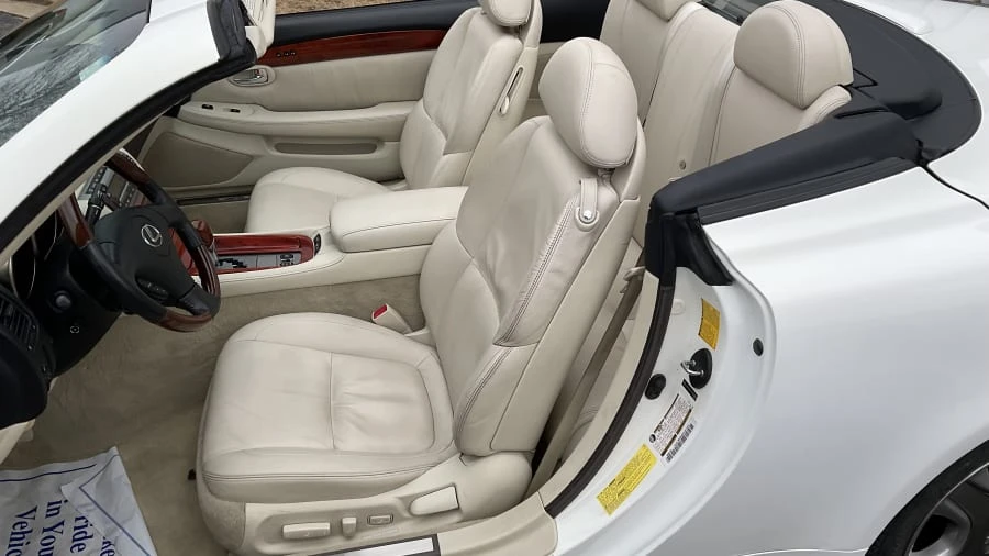 2006 Lexus SC430 - Image 3 of 15